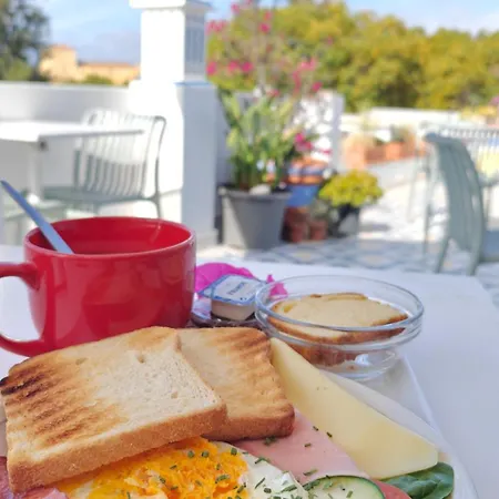 Sunlight House Guest house *