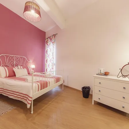 Sunlight House Фару