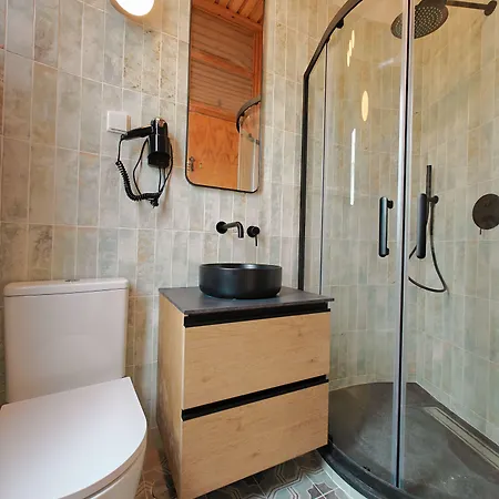 Sunlight House Фару