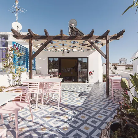 Πανσιόν Sunlight House Φάρο